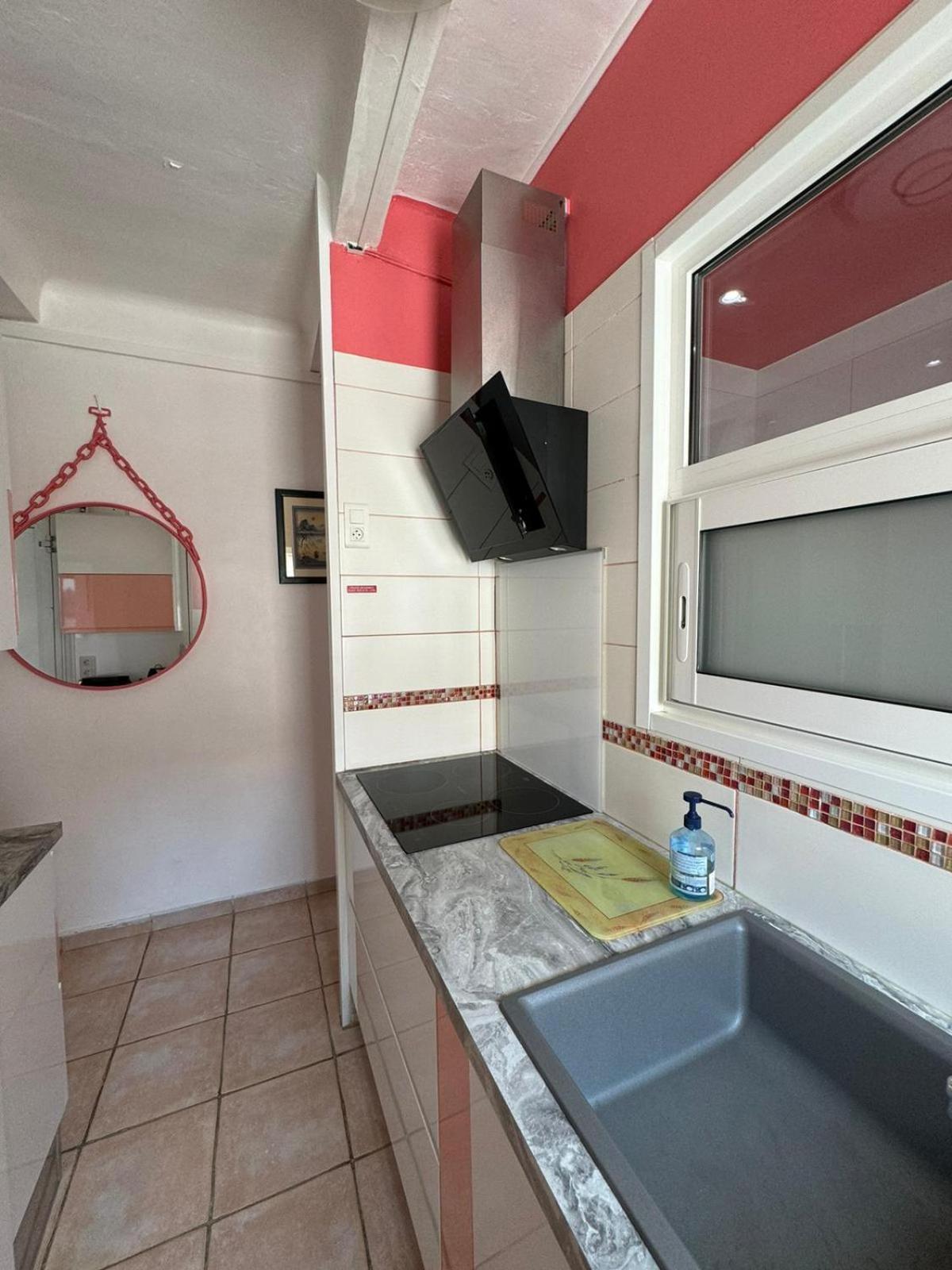 Appartement Les Pieds Dans L'Eau à Saint-Cyr-sur-Mer Extérieur photo